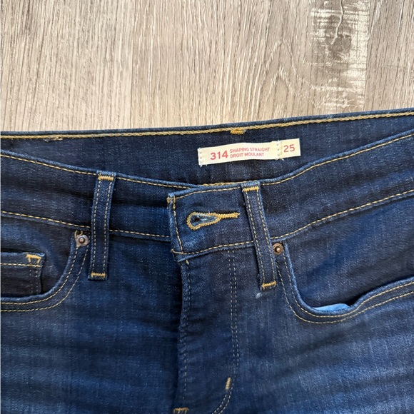 Levi’s Shaping Straight Jean - Picture 2 of 4